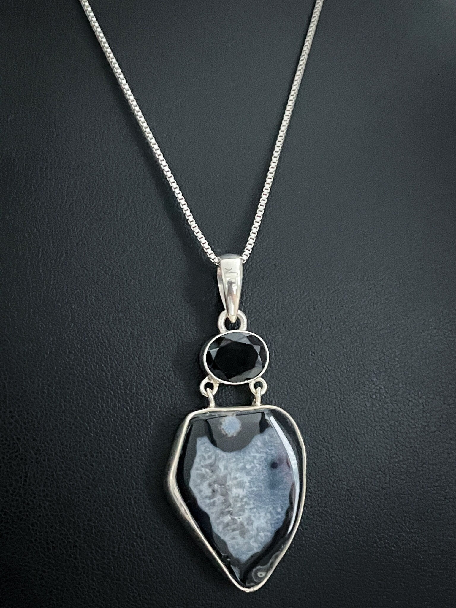 Natürliche Schwarze Onyx Achat Anhänger, Sterling Silber Halskette, Dezember Birthstone Schmuck, Geode Druzy Edelstein von VonzJewel