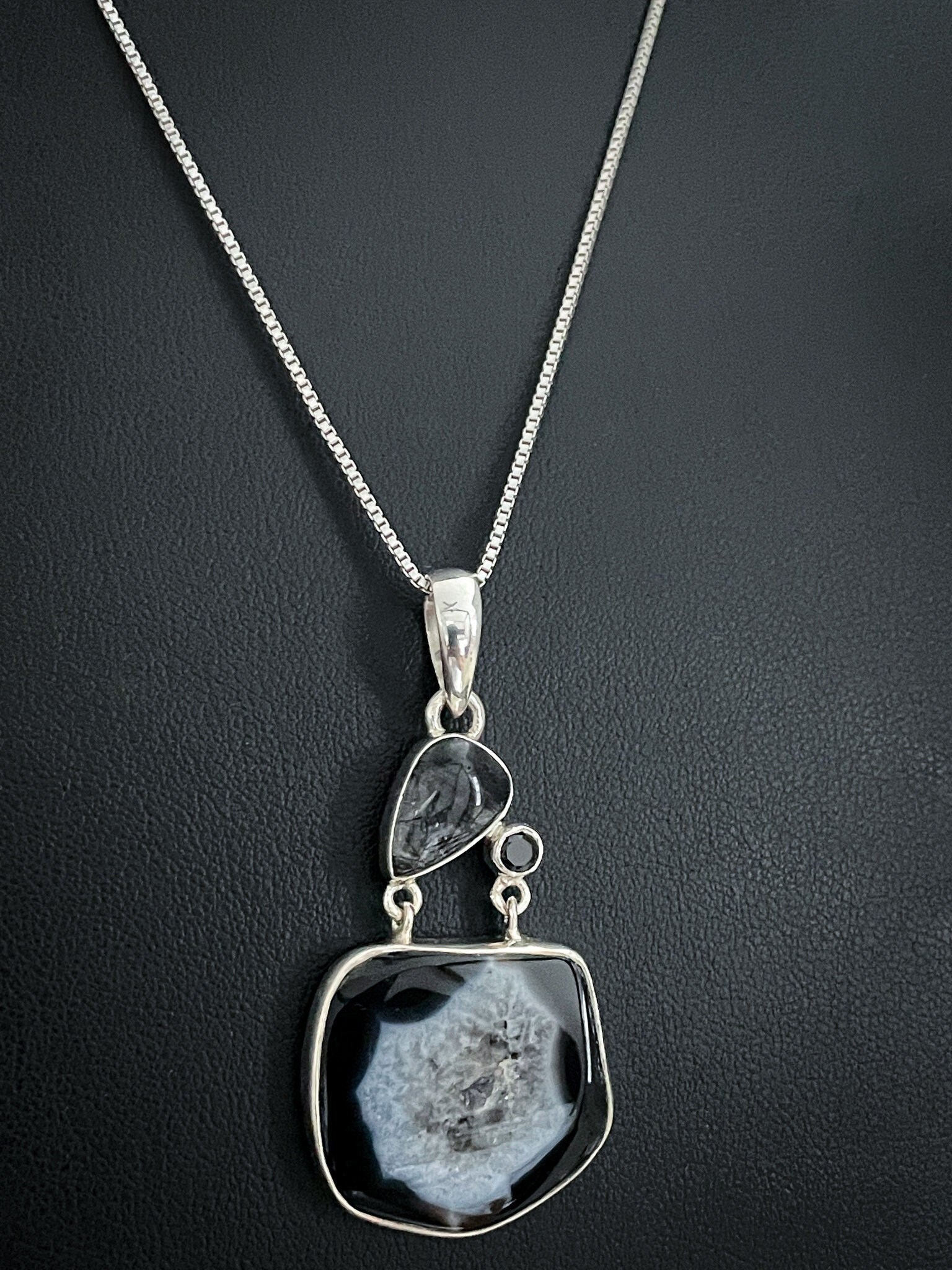 Natürliche Schwarze Onyx Achat Anhänger, Sterling Silber Herkimer Diamant Halskette, April Birthstone Schmuck, Geode Druzy Edelstein von VonzJewel