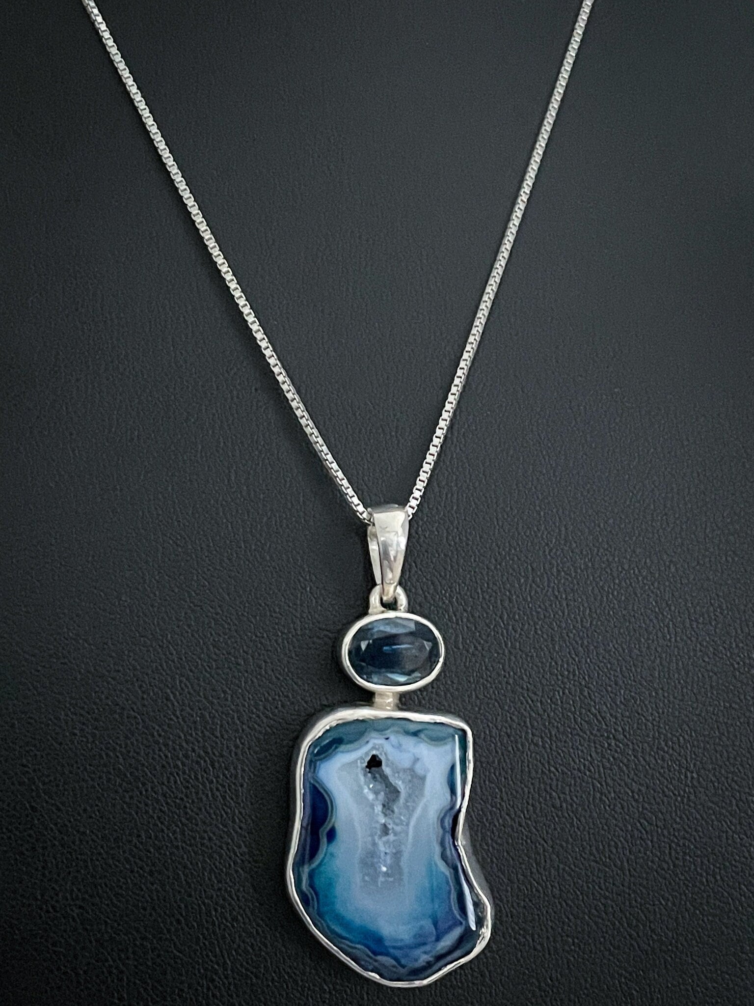 Natürlicher Kyanit Achat Anhänger, Sterling Silber Halskette, Februar Birthstone Schmuck, Blauer Geode Druzy Edelstein von VonzJewel