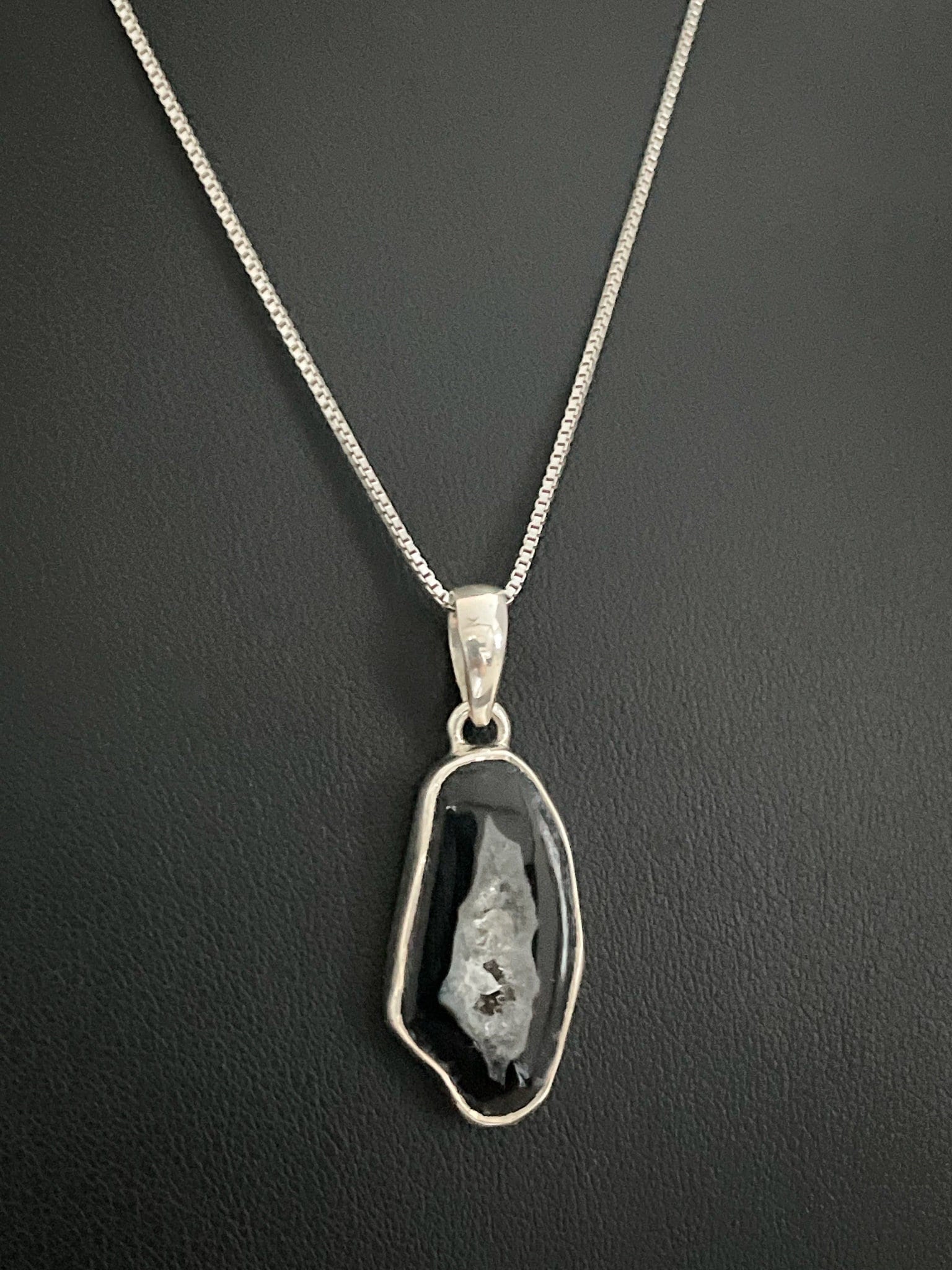 Natürlicher Schwarzer Achat Anhänger, Sterling Silber Halskette, September Birthstone Schmuck, Geode Druzy Edelstein, Schutzkristall von VonzJewel