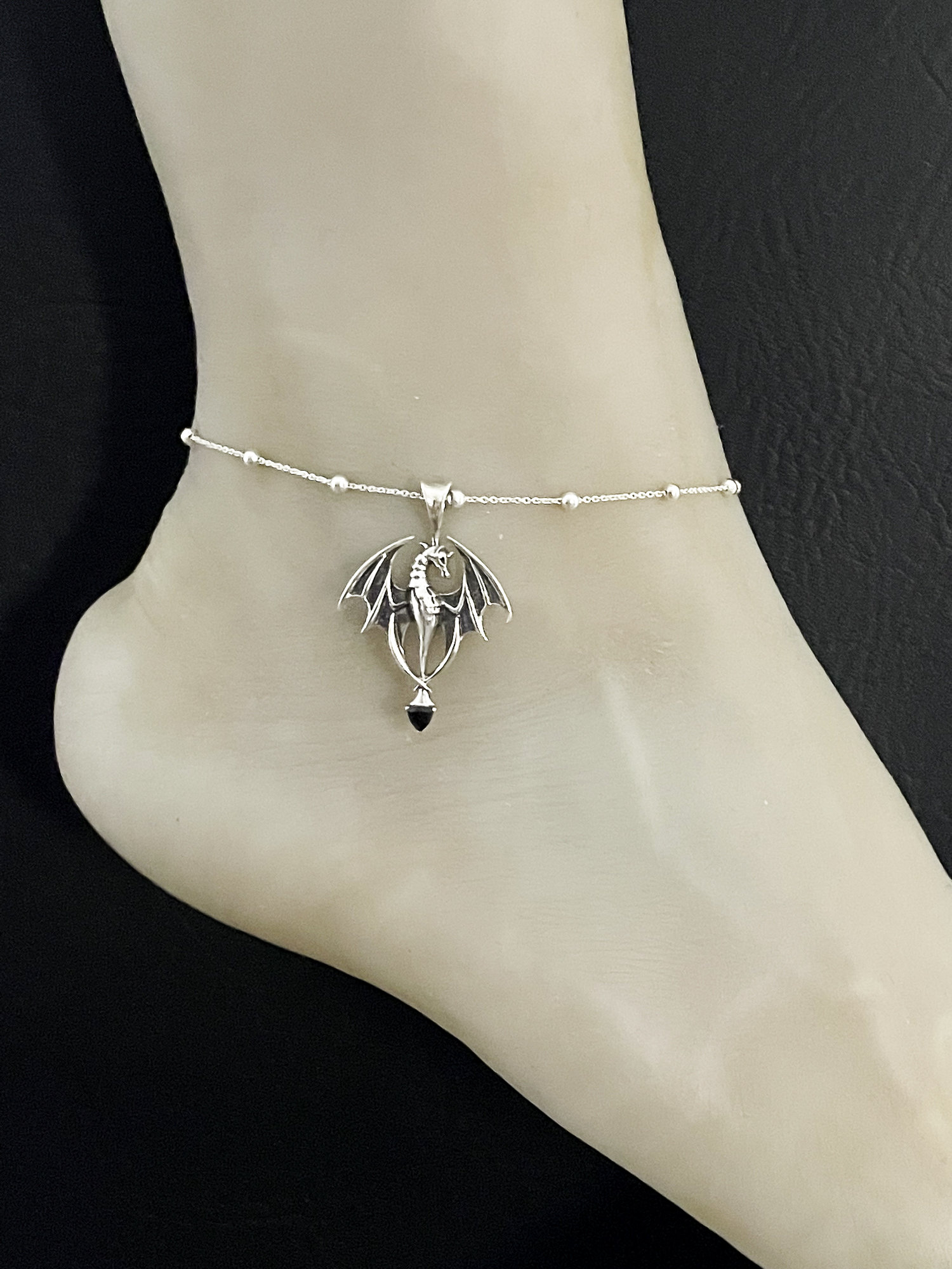 Natürlicher Schwarzer Spinell Drachen Fußkettchen, Sterling Silber Perlen Knöchel Armband, Glücksbringer Schmuck, August Geburtsstein Strand Hochzeit von VonzJewel