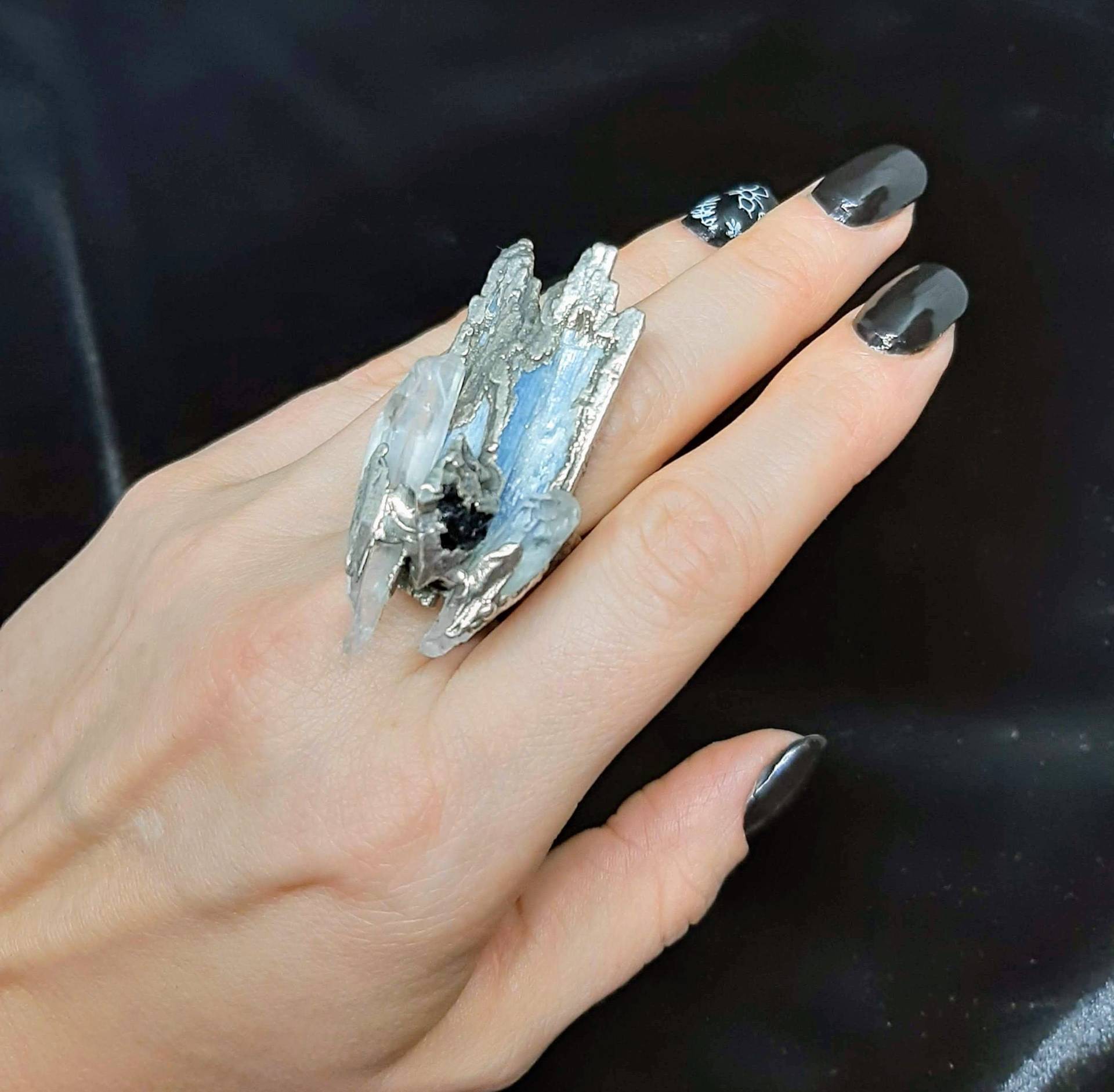 Fantasy Schmuck, Rohstein Ring, Schwarzer Turmalin, Drachen Großer Unikat Ring Für Frauen, Geschenk Sie, Muttertag Fantasy Schmuck, Rohstein Ring, Schwarzer Turmalin, Drachen Großer Unikat Ring Für Frauen, Geschenk Sie, Muttertag von VoobrajariummArt