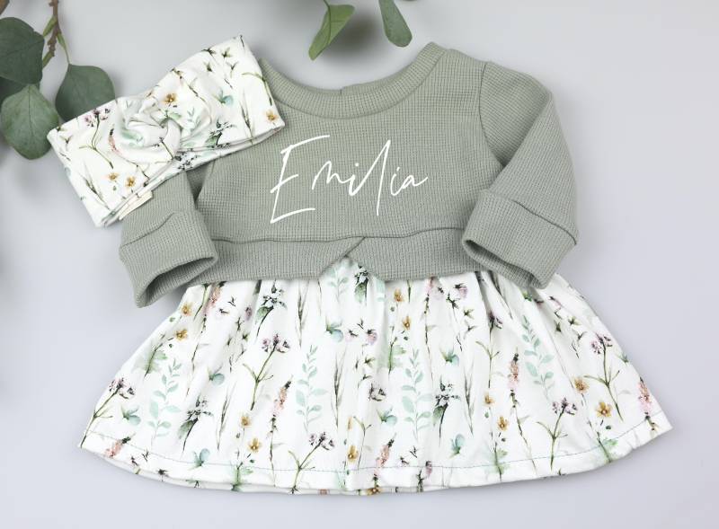 Kleid Mit Passenden Haarband Für Mädchen Personalsierung in Dusty Mint Und Blumen Muster - Einzigartige Geschenke Zur Geburt von Voodulu