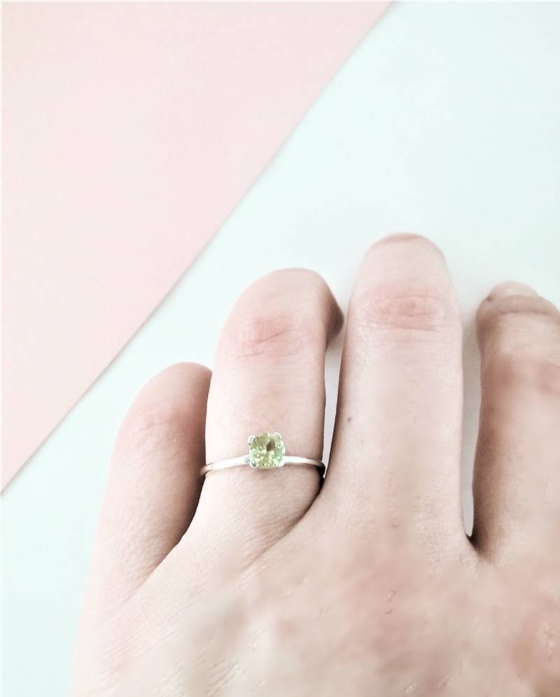 Ring Silber 925, Peridot Et Cret Griffes/sterling Ring, Und Krallen Set Ring Silber 925, Peridot Et Cret Griffes/sterling Ring, Und Krallen Set von VoulezVousFrance