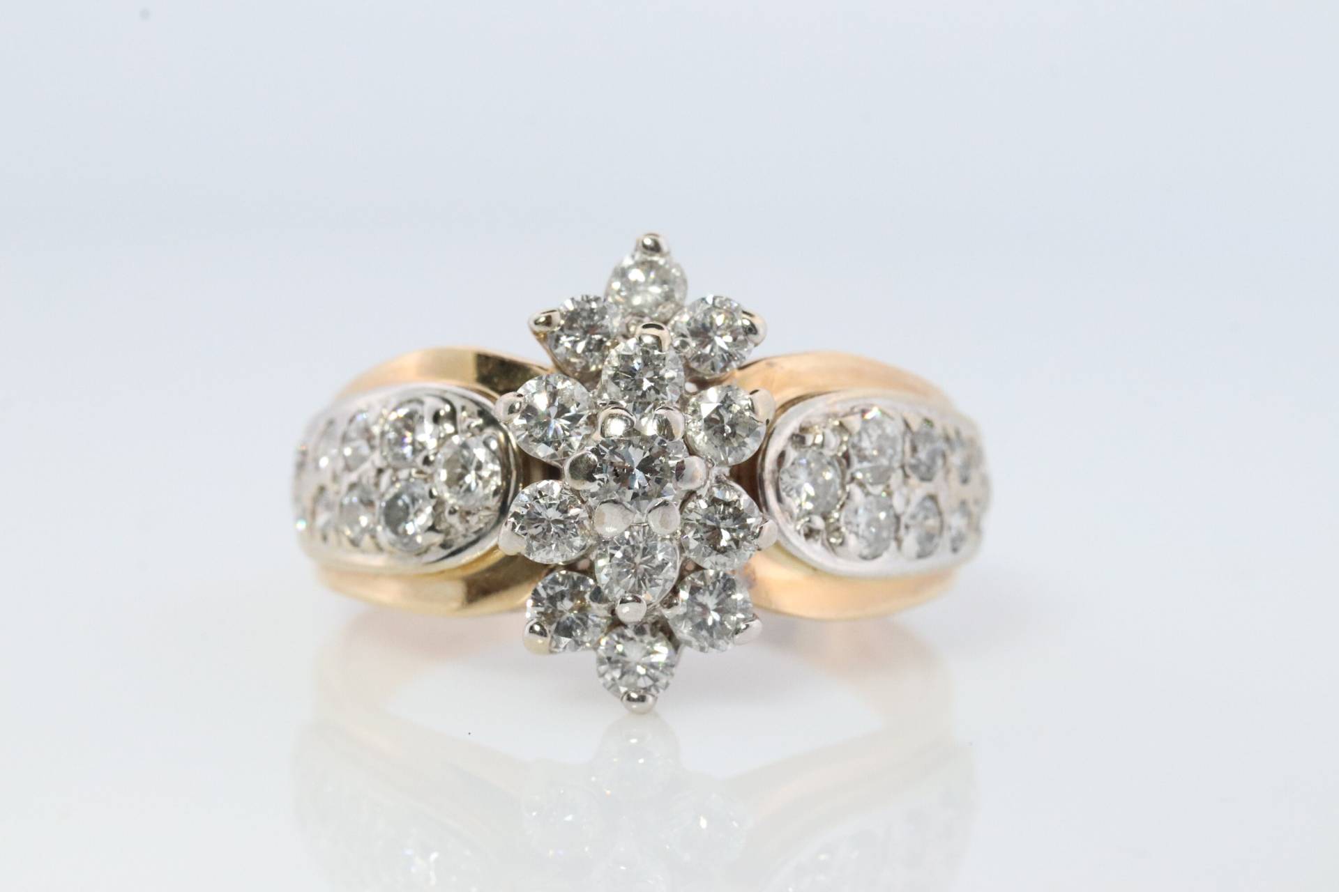 14K Gelbgold Ring. Runder Diamant Cluster Wasserfalldiamant. 1.75Ctw Diamanten von VoxMarket