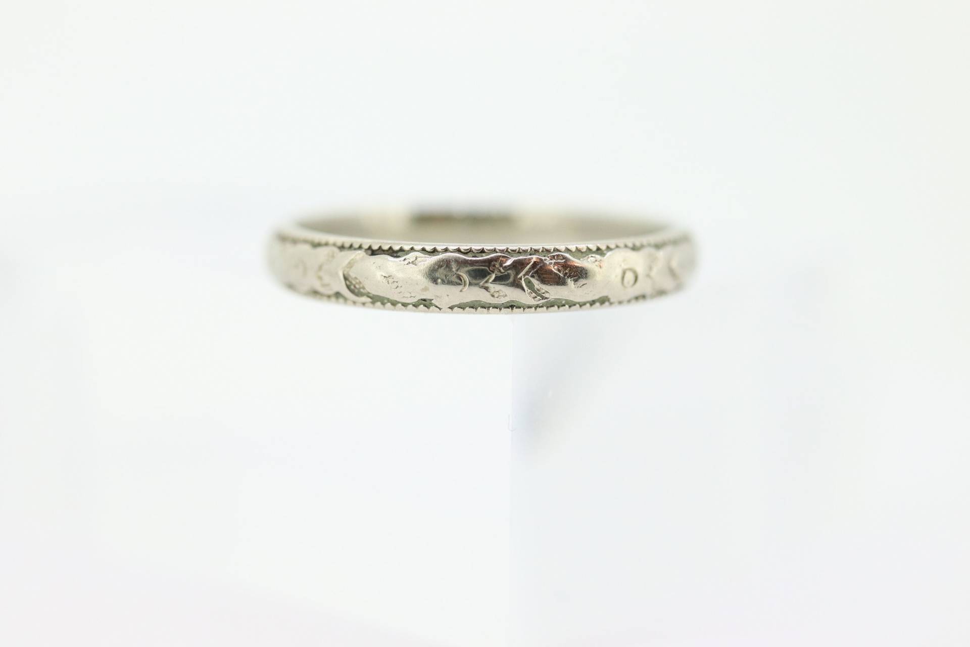 Jr Holz Und Söhne 18K Band. 18K White Gold Embossed Flower Blossom Antique 1920Er Jahre Gravierte Ring von VoxMarket