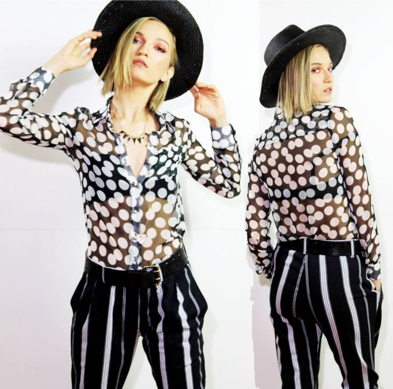 Voyage Kleidung "Tokyo" Schwarz Und Weiß Polkadot Button Down Bluse Voyage Kleidung "Tokyo" Schwarz Und Weiß Polkadot Button Down Bluse von VoyageClothing