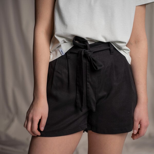 Vresh Clothing Evvie - Shorts aus Tencel von Vresh Clothing