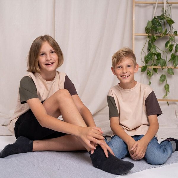 Vresh Clothing Mini Avve - 3-Farbiges Kinder T-Shirt aus Biobaumwolle von Vresh Clothing