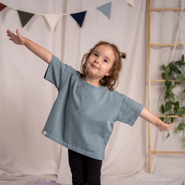 Vresh Clothing Mini Vlamingo - Oversized Kinder T-Shirt aus dicker Biobaumwolle von Vresh Clothing