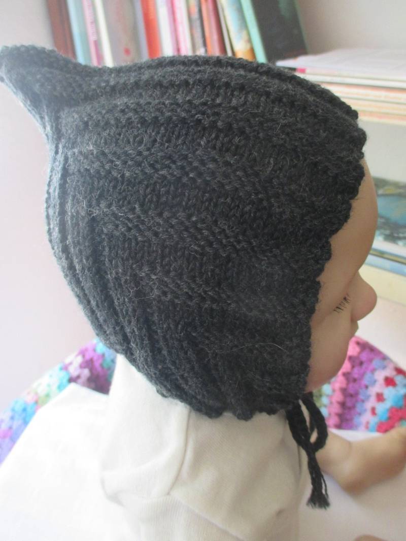 Pixiemütze Merinowolle Anthrazit von VroniStrickt