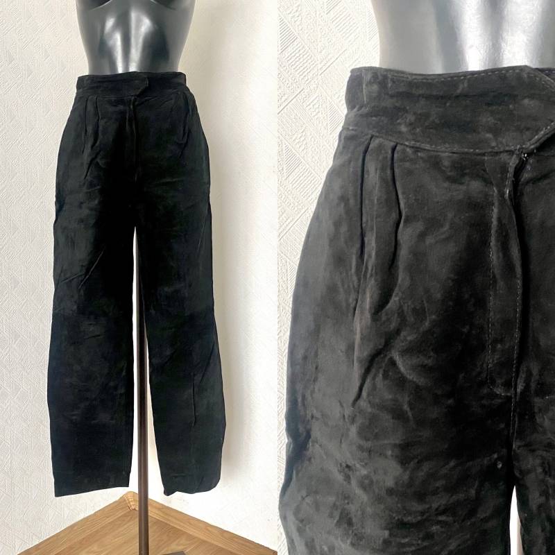 Damen Vintage Schwarze Wildleder Gefütterte Hose Extra Hohe Taille Peg Bein Entspannte Goth Schwarz Motorrad Größe M von VtgHeaven