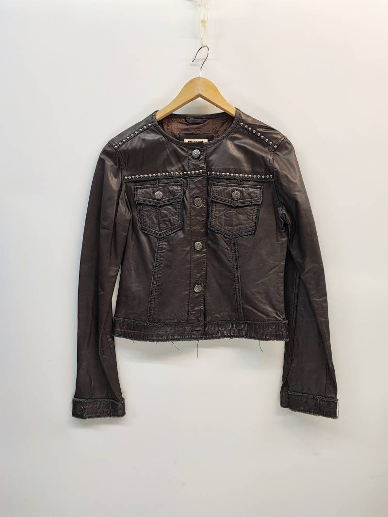 Mustang Vintage Braune Lederjacke Größe M, 90Er Jahre Mit Knopfverschluss Und Rundhalsausschnitt Silbernen Details von VulgarVizionar