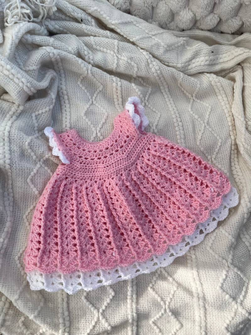 Babykleidchen in Rosa Babykleidchen in Rosa von VunaArts