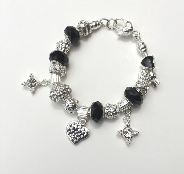 Damen Armband Mit Perlen Euro, Armbänder, Euro-Bead-Armband, Bettelarmband, Armband, Handgefertigte Armbänder in Silber von VzoriCollections