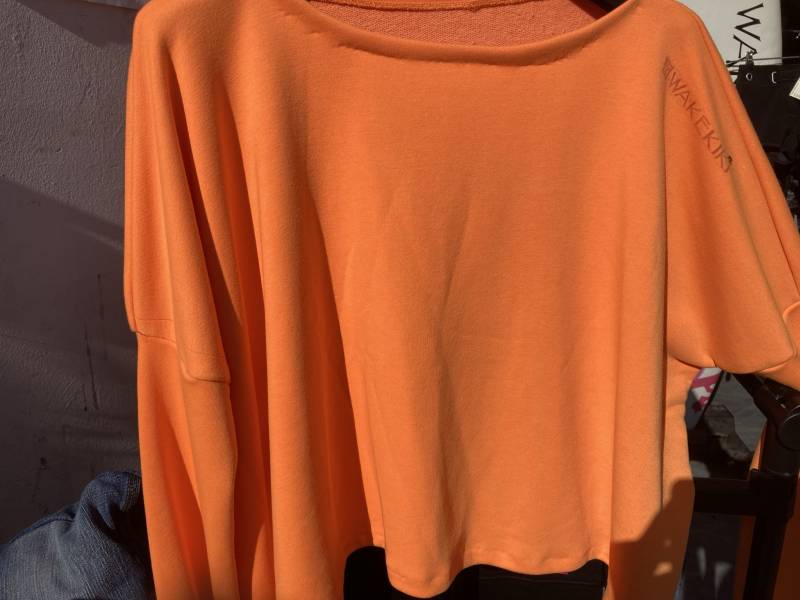 Cropped Dance Sweatshirt von WAKEKIKI