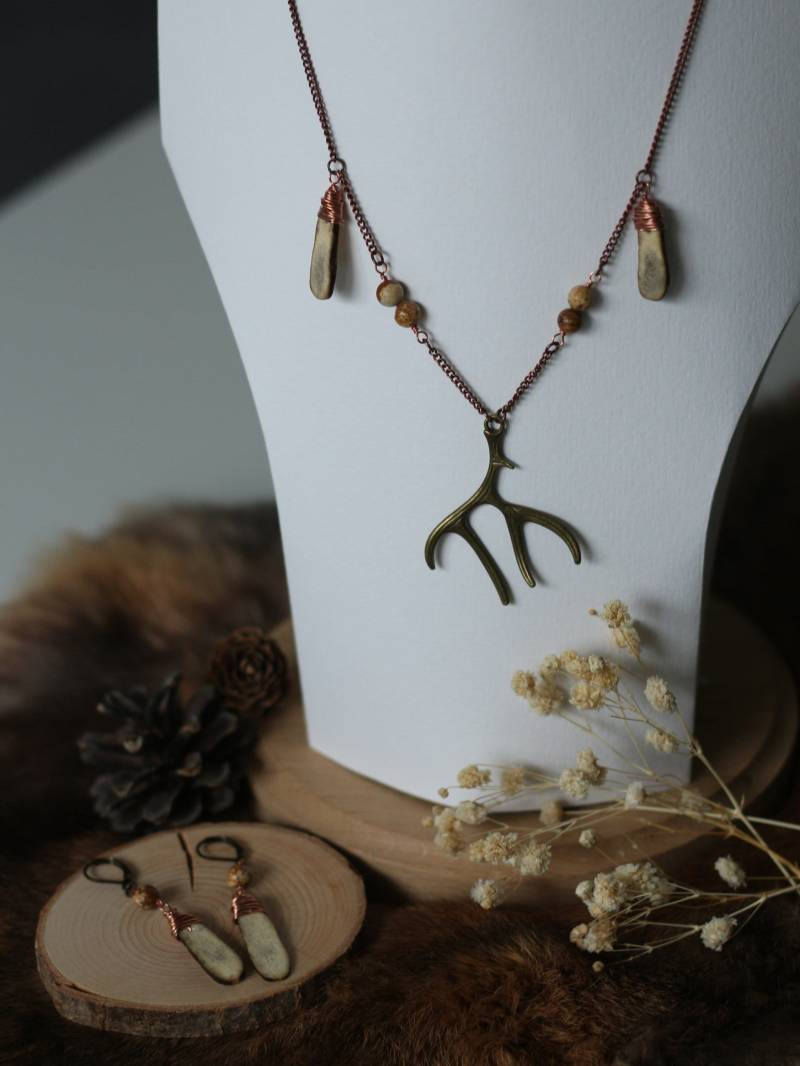 Echtes Geweih Halskette Und Ohrringe Mit Jaspis, Jagdkönig Schmuck, Statement Naturverbundenheit, Schmuck Natürlichem Material Echtes Geweih Halskette Und Ohrringe Mit Jaspis, Jagdkönig Schmuck, Statement Naturverbundenheit, Schmuck Natürlichem Material von WALDHALL