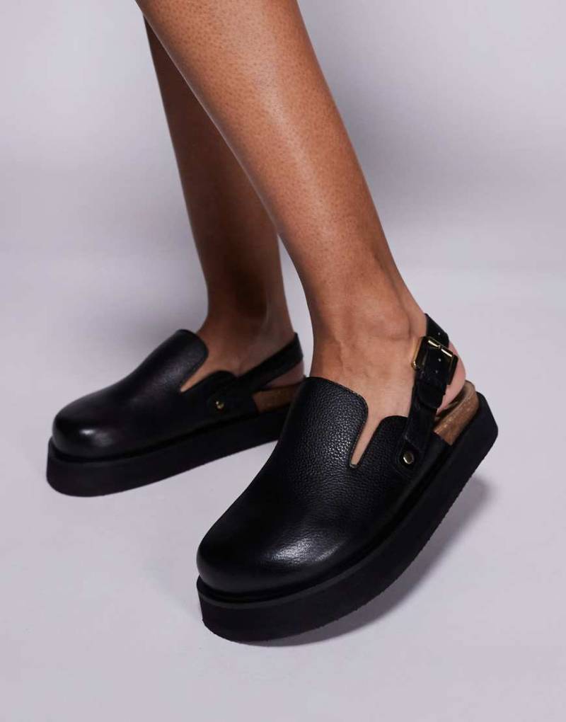 Walk London - Barca - Clog-Mules aus genarbtem Leder in Schwarz von WALK LONDON