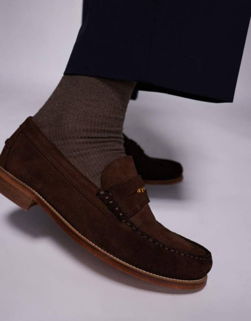 Walk London - Dalston - Penny-Loafer aus Wildleder in Braun von WALK LONDON
