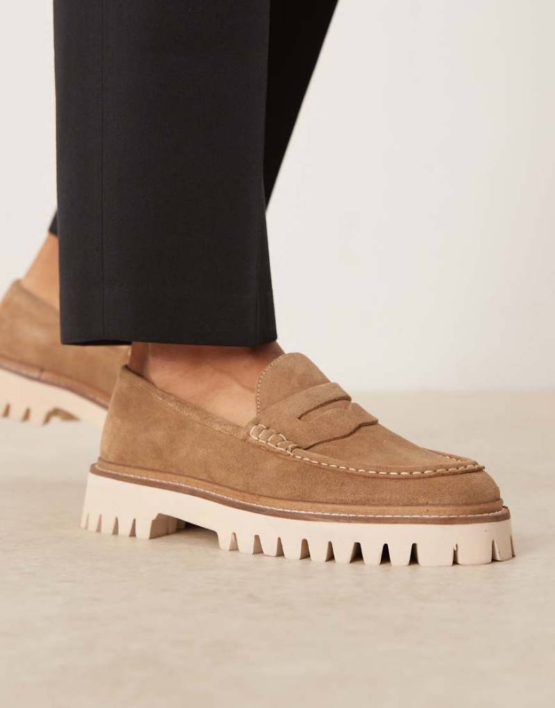 Walk London - Hopper - Wildleder-Loafer in Hellbraun mit Steg-Detail von WALK LONDON