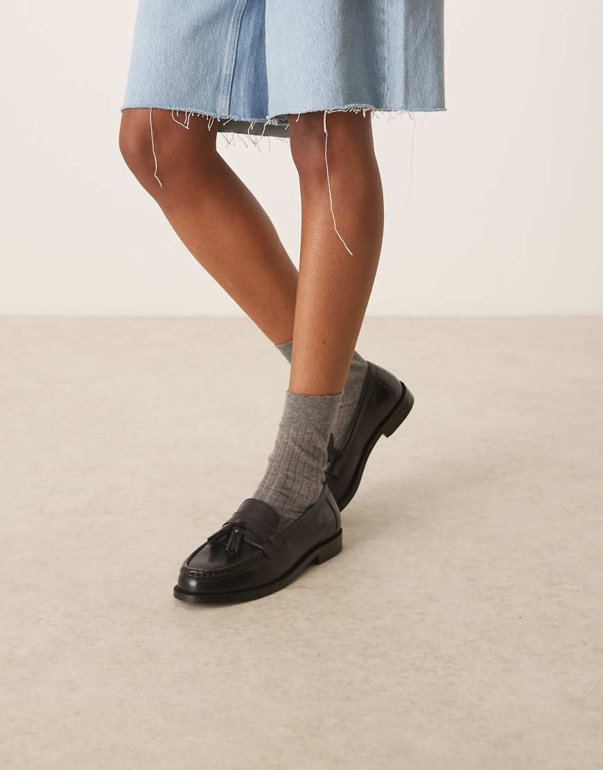 Walk London - Rhea - Loafer in Schwarz mit Quasten von WALK LONDON