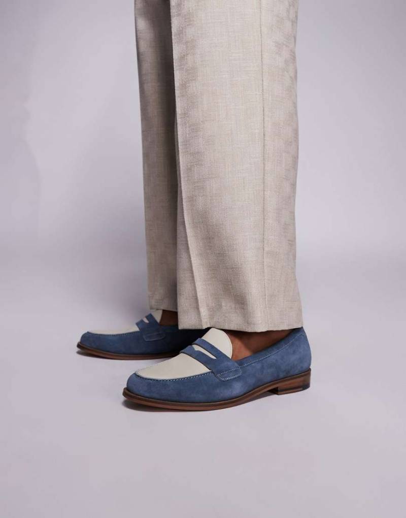 Walk London - Torbole - Wildleder-Loafer in Blau mit Kontrast-Stegdetail-Weiß von WALK LONDON