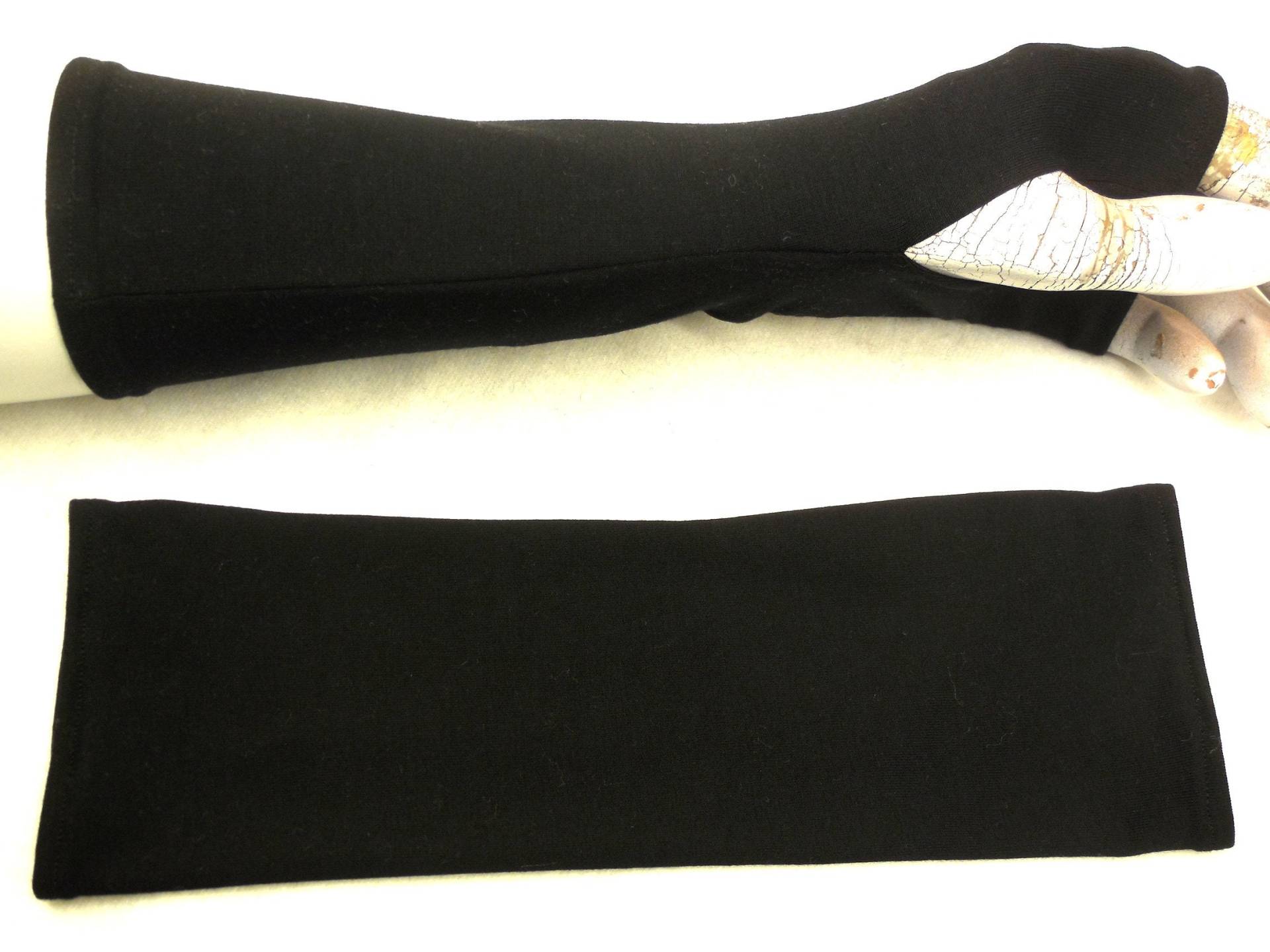 Audrey Hepburn 27 Fein Zart Mit Rollsaum, Tiefschwarz Diese Schicken Armstulpen Daumenloch Sind Fingerfreie Handschuhe, Jersey, Geschenk Audrey Hepburn 27 Fein Zart Mit Rollsaum, Tiefschwarz Diese Schicken Armstulpen Daumenloch Sind Fingerfreie Handschuhe, Jersey, Geschenk von WARZOG