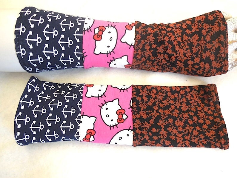 Einmalige Weiche Armstulpen Anker, Katze, Blumen, Pulswärmer Stulpen, Zu Kurzärmligen Kleidern, Unter Oder Über Einen Dünnen Pulli von WARZOG