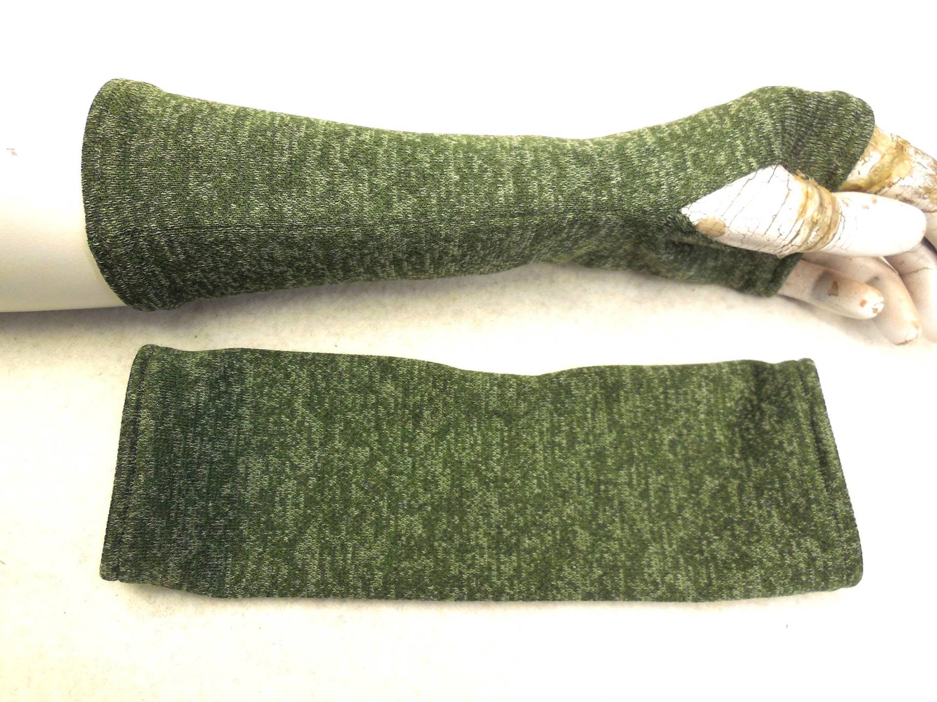 Flauschig Weiche Handschuhe Leichte Strickwolle, Diese Schicken Armstulpen Ergeben Mit Ihrem Daumenloch Fingerfreie Handschuhe, Das Geschenk von WARZOG