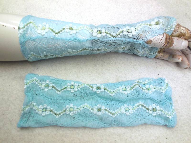 Hand Zierde Spitze Dehnbar Pulswärmer Leichte, Feine Stulpen in Blau Blumig Zu Kleidern Oder Über Einen Dünnen Pulli Reizend, Das Geschenk von WARZOG