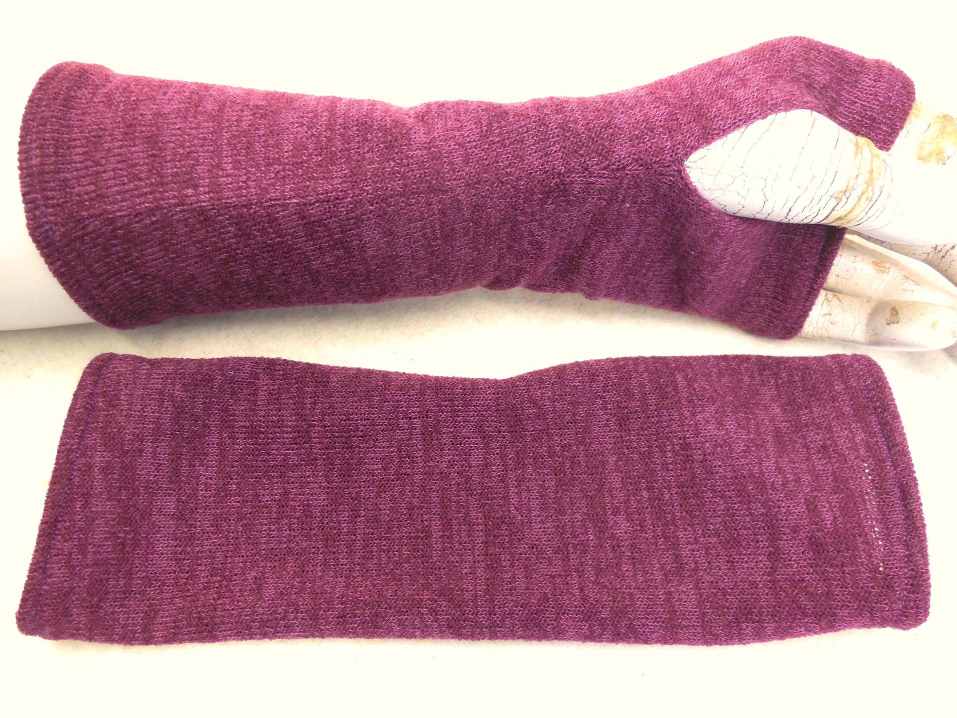 Sehr Weiche Leichte Handschuhe Strickwolle, Diese Schicken Armstulpen Ergeben Mit Ihrem Daumenloch Fingerfreie Handschuhe, Das Geschenk von WARZOG