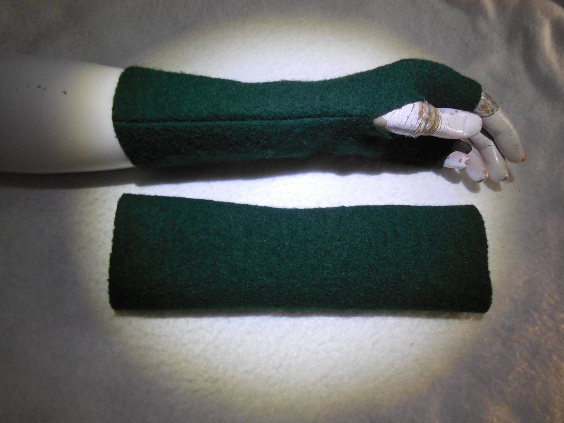Unglaublicher Farbwechsler Weiche Warme Handschuhe Wollwalk Robust, Wertvoll Aus Tiroler Kochwolle, Von Tannen-Blau Bis Moos-Grün von WARZOG