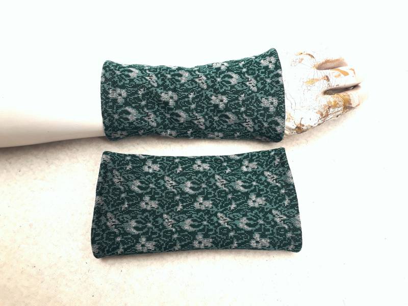 Warme Handschuhe Aus Strickwolle Mit Muster, Diese Schicken Armstulpen Ergeben Ihrem Daumenloch Fingerfreie Handschuhe, Das Geschenk von WARZOG