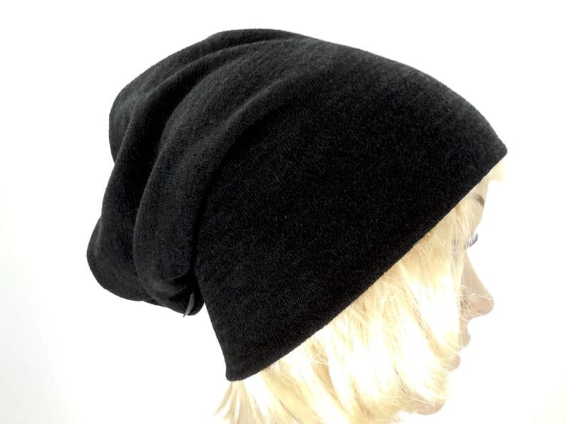 Warmer Leichter Beanie Aus Weicher Strickwolle Doppelt Gelegt Zum Wenden Eine Mütze Die Dich Behütet, Strick Jersey Zu Allen 4 Jahreszeiten von WARZOG