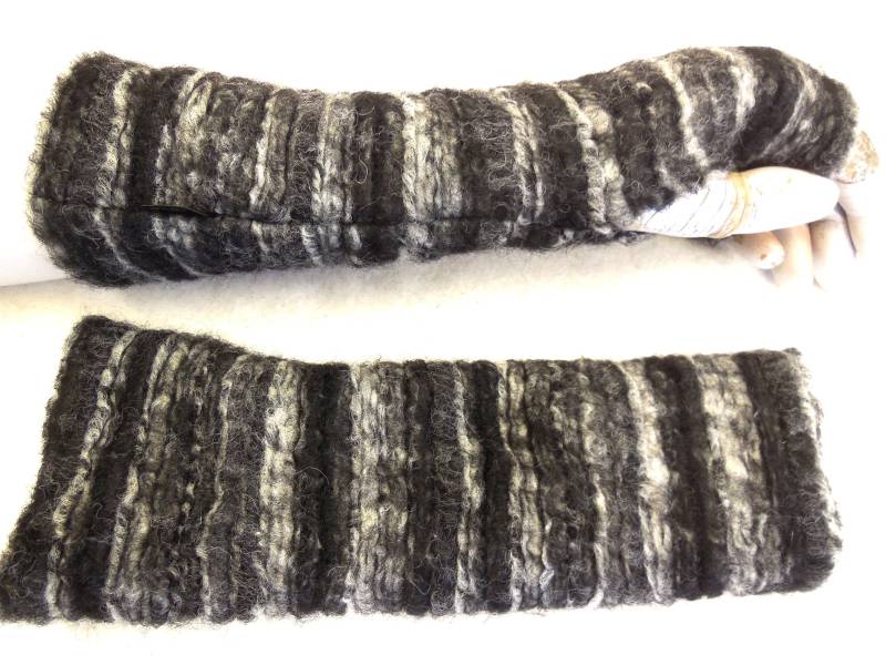 Weich Warm Strickwolle Handschuhe Armstulpen Dehnbar, Ideal Zu Kurzärmligen Kleidern, Zum Drunterziehen Oder Über Einen Dünnen Pulli von WARZOG