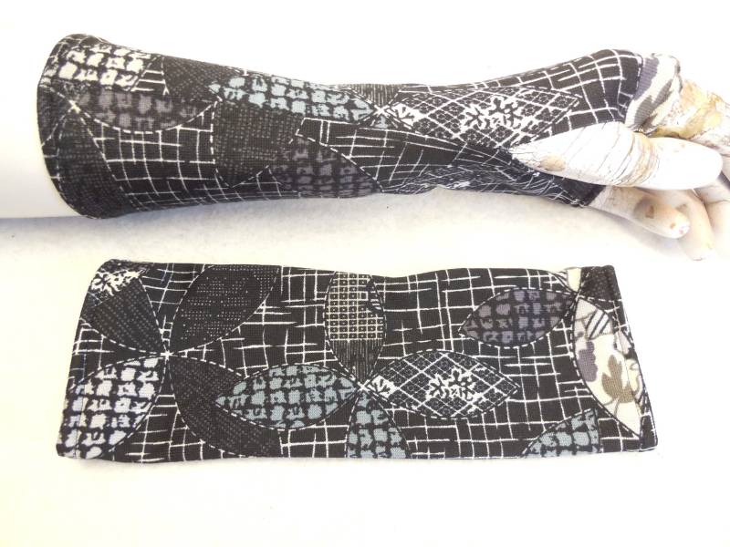 Weiche, Feine Handschuhe Strickwolle Gemustert, Jersey Armstulpen Grau Zu Kleidern, Zum Drunterziehen Oder Über Einen Pulli, Das Geschenk von WARZOG