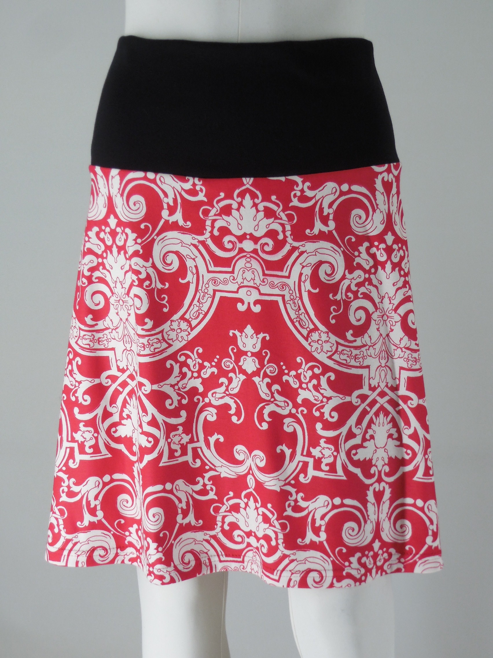 Weicher Stretch Rock in A Form Mit Barockem Muster Und Dehnbarer Passe, Baumwolljersey Passt Sich Der Körperform An Das Beliebte Geschenk von WARZOG