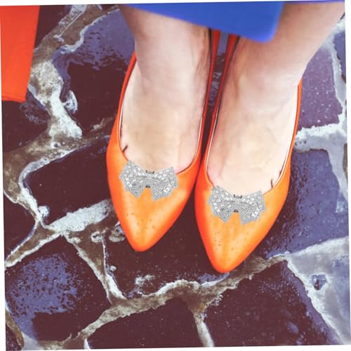 WATIIFUFU 2 STÜCK Abnehmbare Strass Schleife Schuhclips für Damen Dekorative Schuhschnalle Vielseitige High Heels und Flache Schuhe Accessoires DIY Mode Schuhschmuck Passend für Hochzeit von WATIIFUFU