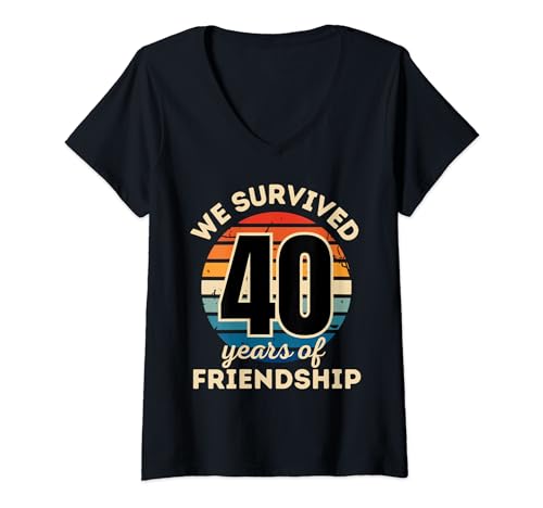 Damen Wir feiern 40 JAHRE FREUNDSCHAFT Lustiges Gruppenmatch T-Shirt mit V-Ausschnitt Damen Wir feiern 40 JAHRE FREUNDSCHAFT Lustiges Gruppenmatch T-Shirt mit V-Ausschnitt von WE SURVIVED 40 YEARS OF FRIENDSHIP GROUP REUNION