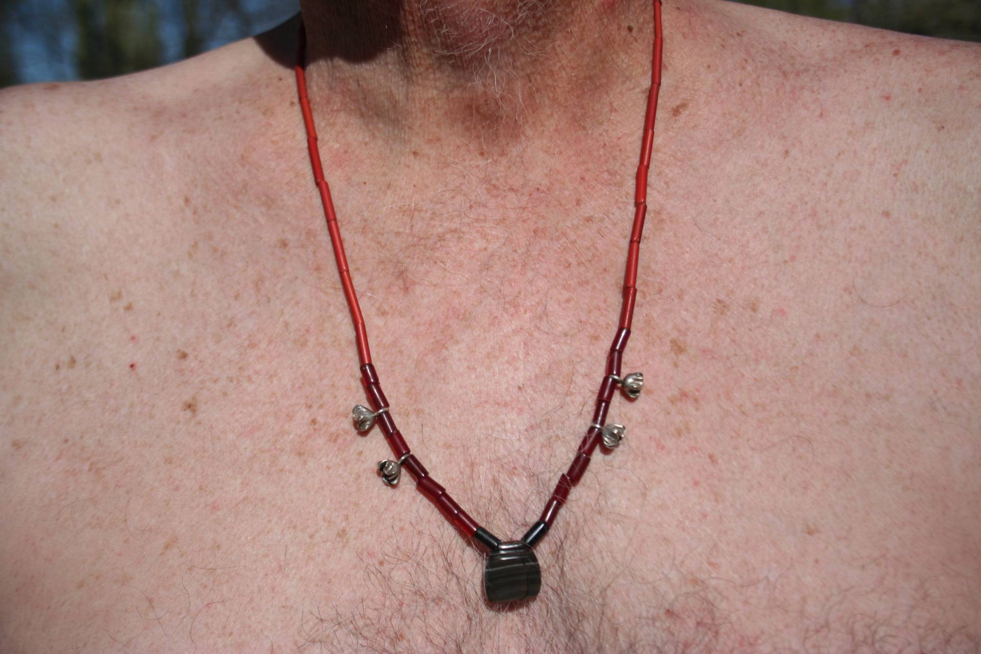 Uralte Halskette Mit Anhänger, Trade Beads, Bali Blüten, Tube Beads Und Sterlingsilber Uralte Halskette Mit Anhänger, Trade Beads, Bali Blüten, Tube Beads Und Sterlingsilber von WEARTHATNOW