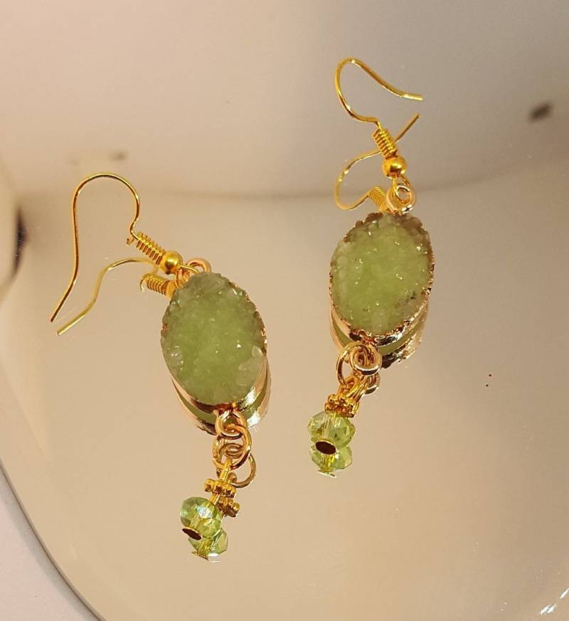 Leichte Grüne Druzy Ohrringe von WEEDsByRose