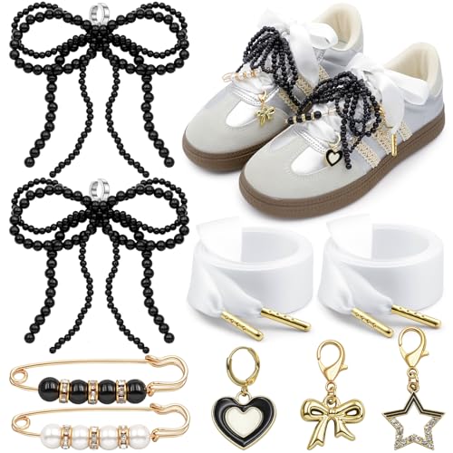 WEGOODZF Schuhdekorations-Charms für Sneaker: modische Schnürsenkel-Accessoires für Damen, 1 Paar weiße Schnürsenkel mit Metallspitzen und 7 Schuh-Charm-Set von WEGOODZF