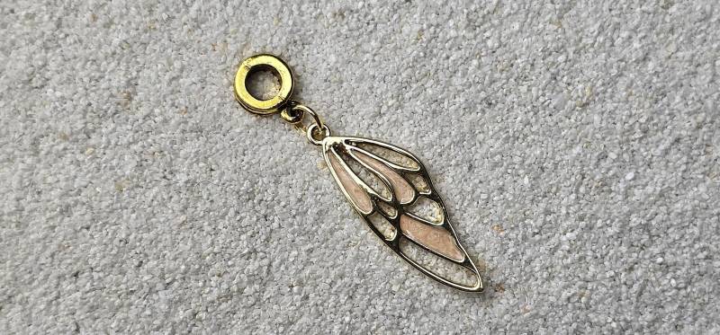 Butterfly Emaille Metall Dreadring/Dreadschmuck Flecht Perle Mit Schmetterlingsflügel Anhänger Und Emaille-Verzierung Butterfly Emaille Metall Dreadring/Dreadschmuck Flecht Perle Mit Schmetterlingsflügel Anhänger Und Emaille-Verzierung von WENDIGOberlin