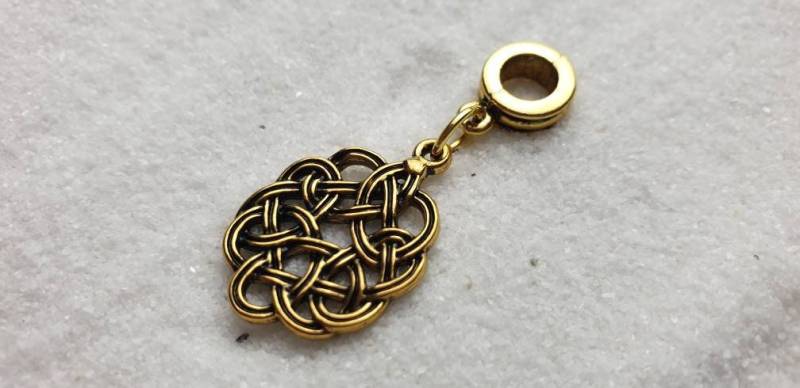 Celtic Emblem Metall Dreadschmuck/Dread Perle Flecht Und Anhänger Mit Großem Keltenknoten von WENDIGOberlin