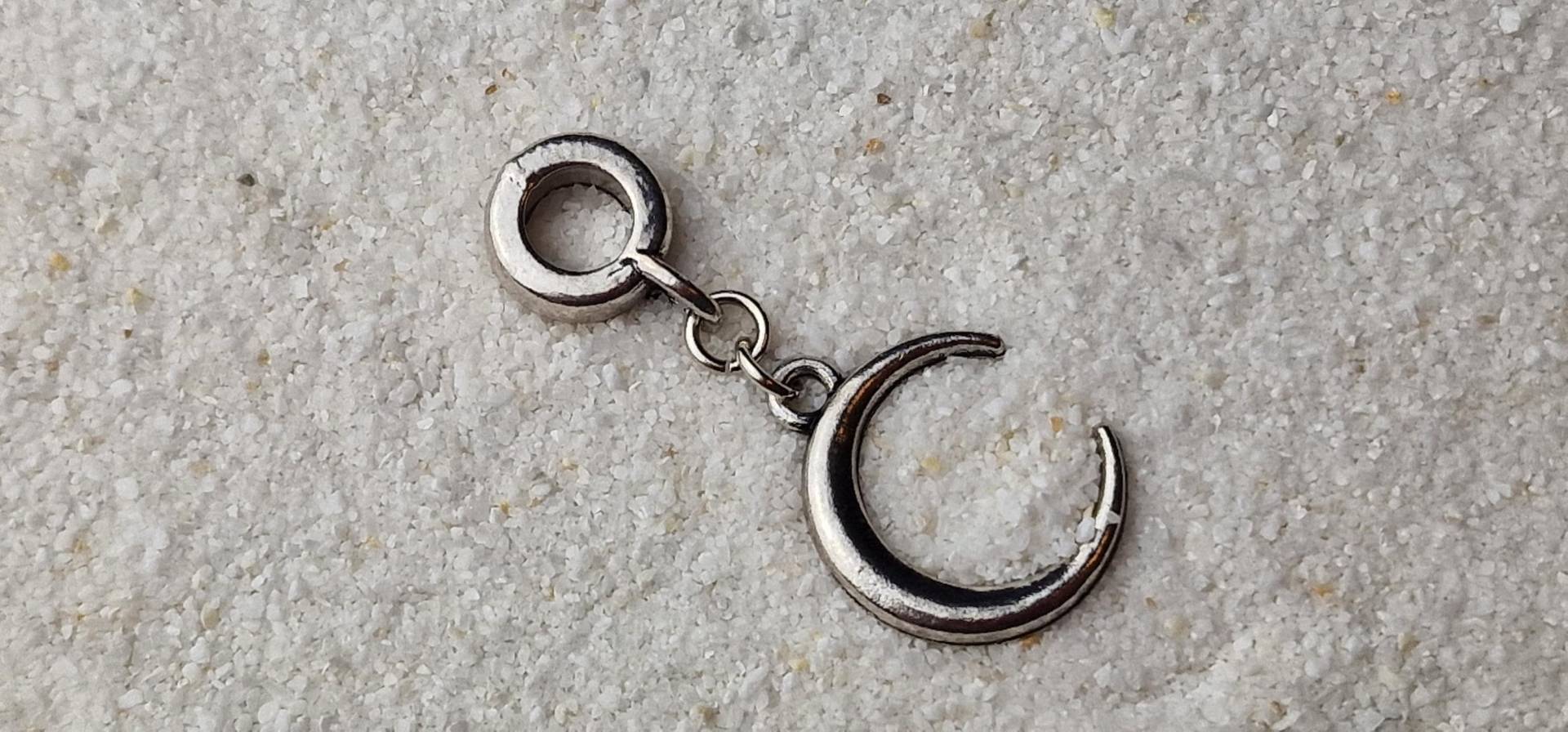 Dark Moon Metall Dreadschmuck/Dread Perle Flecht Und Anhänger Mit Mondsichel von WENDIGOberlin