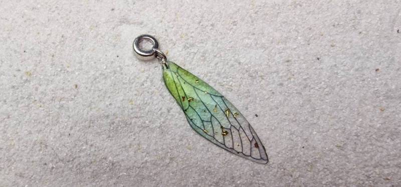 Dragonfly Green Dreadschmuck/Dread Perle Flecht Perle/ Dreadring Mit Festival Anhänger, Xxl Libellen Flügel Aus Kunstharz Dragonfly Green Dreadschmuck/Dread Perle Flecht Perle/ Dreadring Mit Festival Anhänger, Xxl Libellen Flügel Aus Kunstharz von WENDIGOberlin