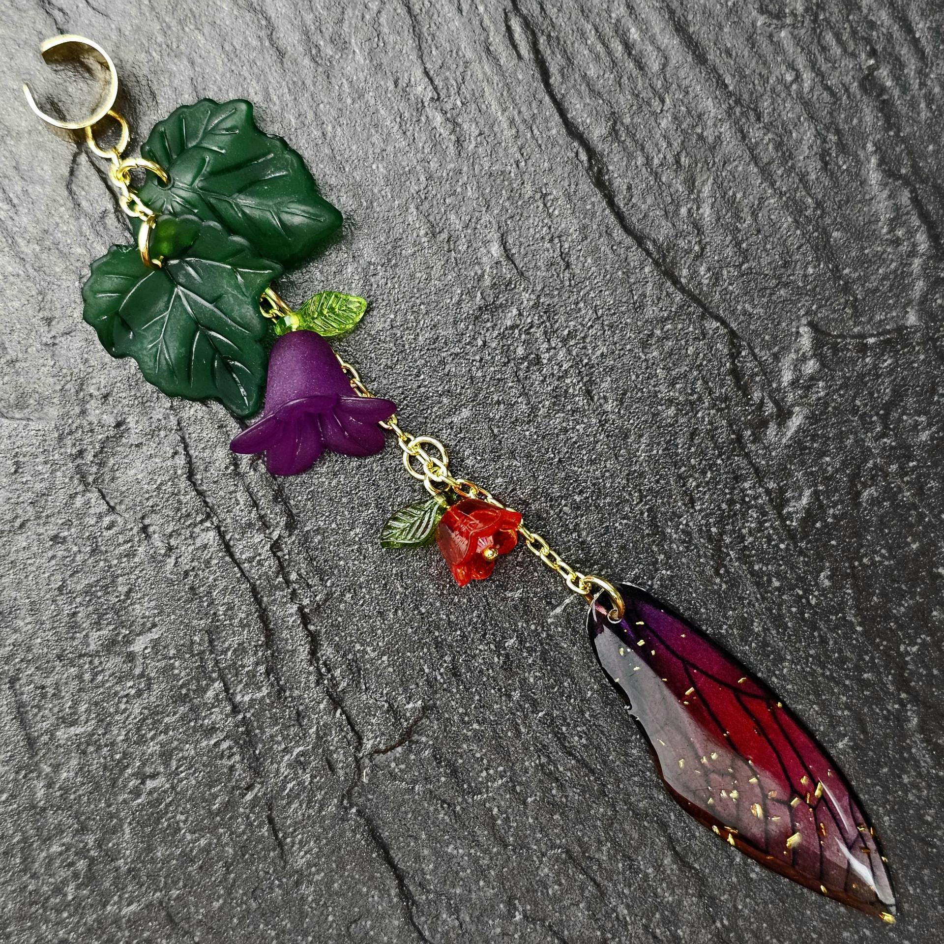 Dragonfly Xl Ear Cuff/Ohrmanschette Ohrschmuck, Eye Catcher Mit Großem Libellenflügel Und Blumen Anhänger Aus Acryl Dragonfly Xl Ear Cuff/Ohrmanschette Ohrschmuck, Eye Catcher Mit Großem Libellenflügel Und Blumen Anhänger Aus Acryl von WENDIGOberlin