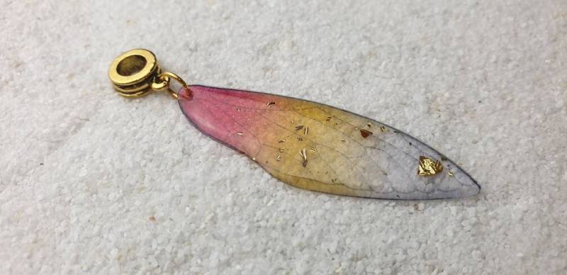 Dragonfly Yellow Pink Dreadschmuck/Dread Perle Flecht Perle/ Dreadring Mit Festival Anhänger, Xxl Libellen Flügel Aus Kunstharz von WENDIGOberlin