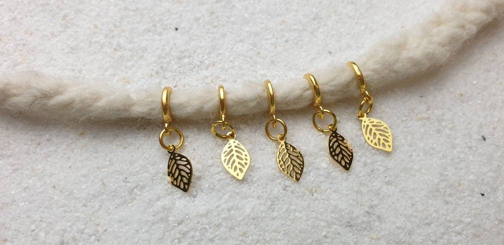 Dryad Metall Dreadschmuck/Dread Perle Flecht Dreadring Mit Blättchen Anhänger, Set 5 Stück von WENDIGOberlin