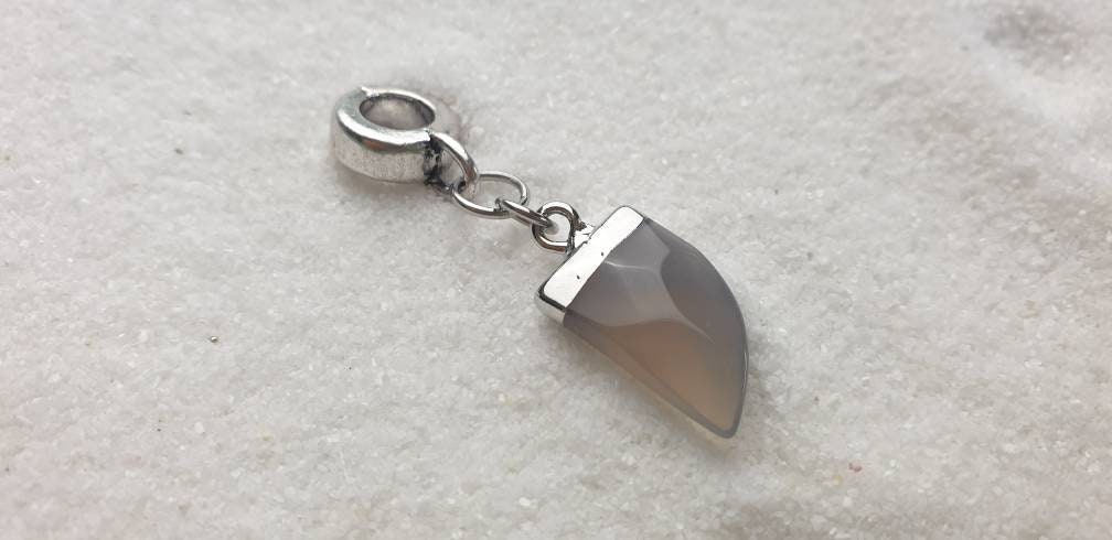 Fang Metall Dreadschmuck/Dread Perle Flecht Und Anhänger Aus Naturstein von WENDIGOberlin